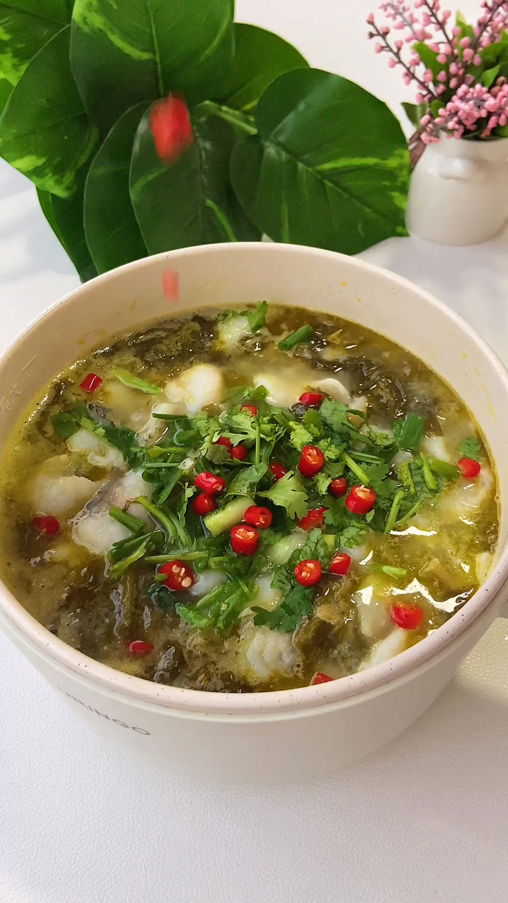 这个酸菜鱼真的大爱了,鱼肉嫩滑,汤汁浓郁,做法比泡面还简单,想吃酸菜鱼随时来一包