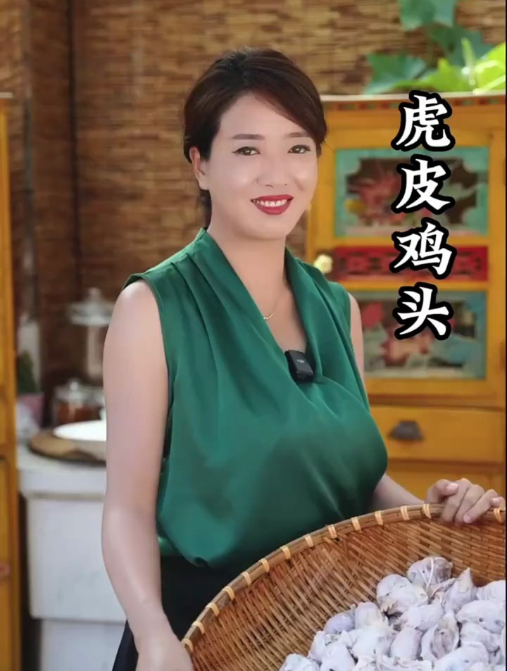 今天做的虎皮鸡头,味道确实不错!可惜妹妹贪玩没吃到!