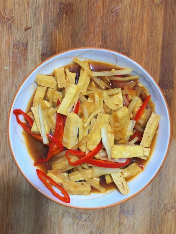萝卜怎么做好吃,分享一道萝卜炒白豆干