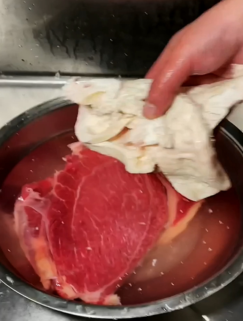 万用牛肉汤,基本所有菜品和小吃都能用到的汤,建议收藏