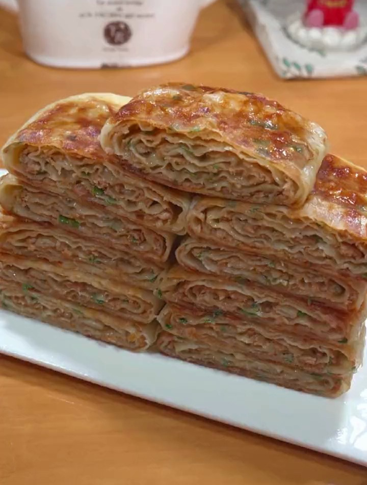 千层肉饼,简单的折叠方法,就能让饼吃起来层次感更为丰富