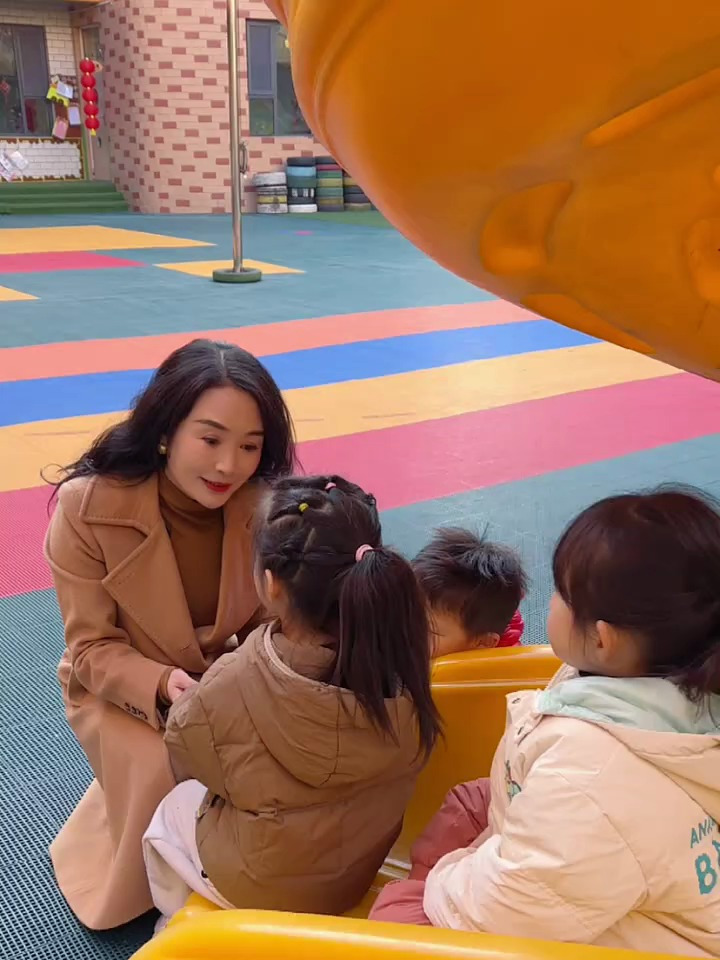 孩子想吃鸡腿了,变着花样给他们做个烤鸡腿饭,孩子们太喜欢了