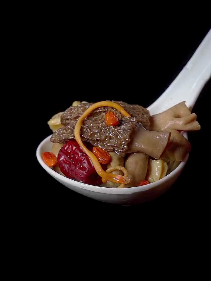 猪肚菌汤包家常做法,天热容易出汗,多给家人们炖这个猪肚汤喝