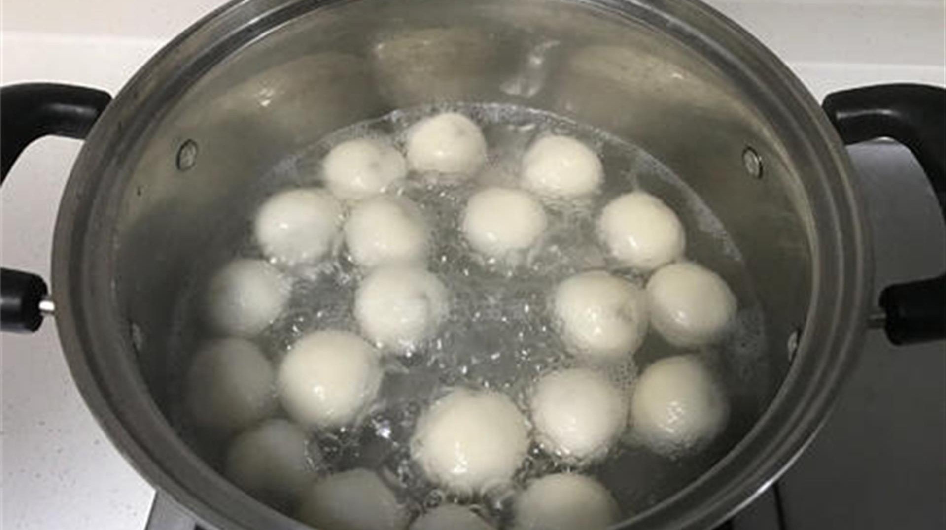 煮汤圆是冷水下锅还是热水下锅？很多人都做错，难怪汤圆总是煮破