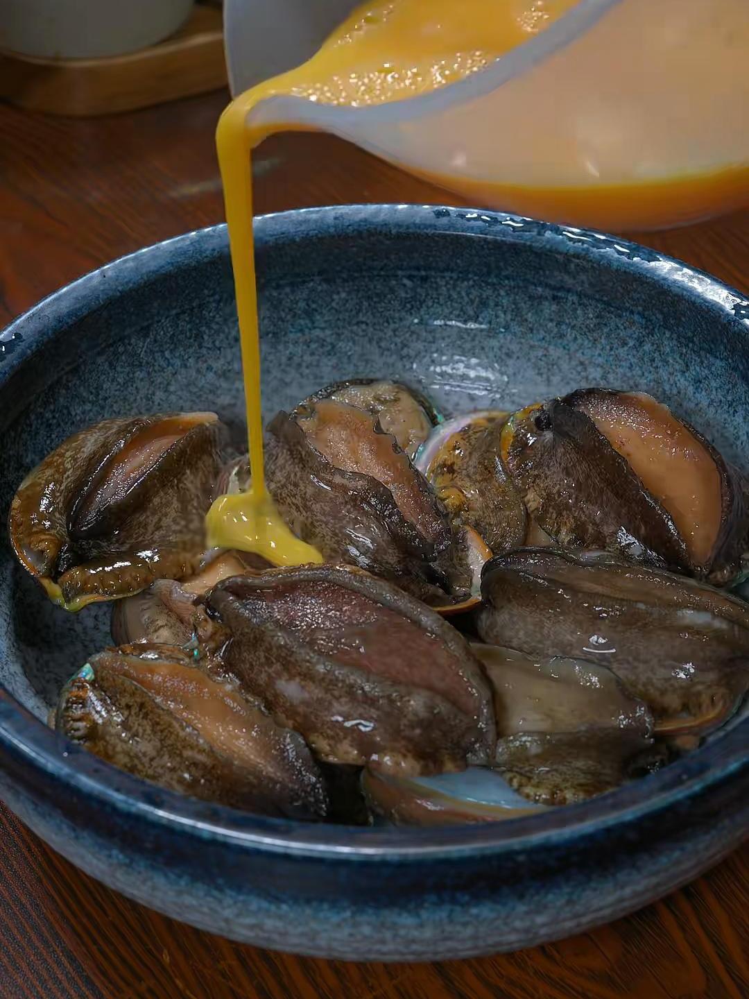 这样做的鲍鱼蒸蛋蒜香浓郁,比酒店的还好吃