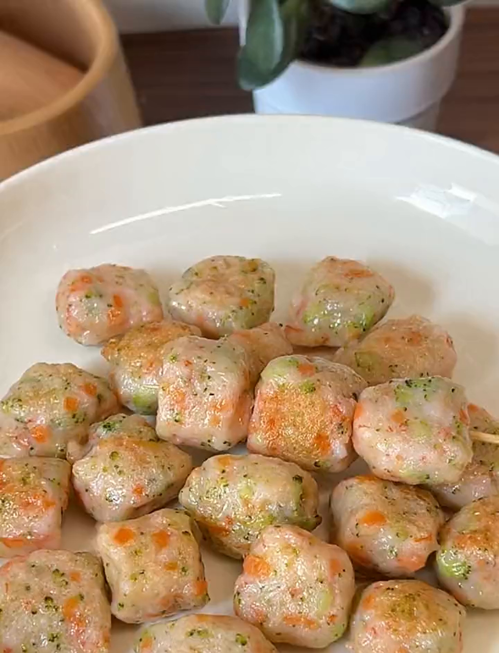 每周至少给孩子吃两顿虾,今天来份香酥虾球