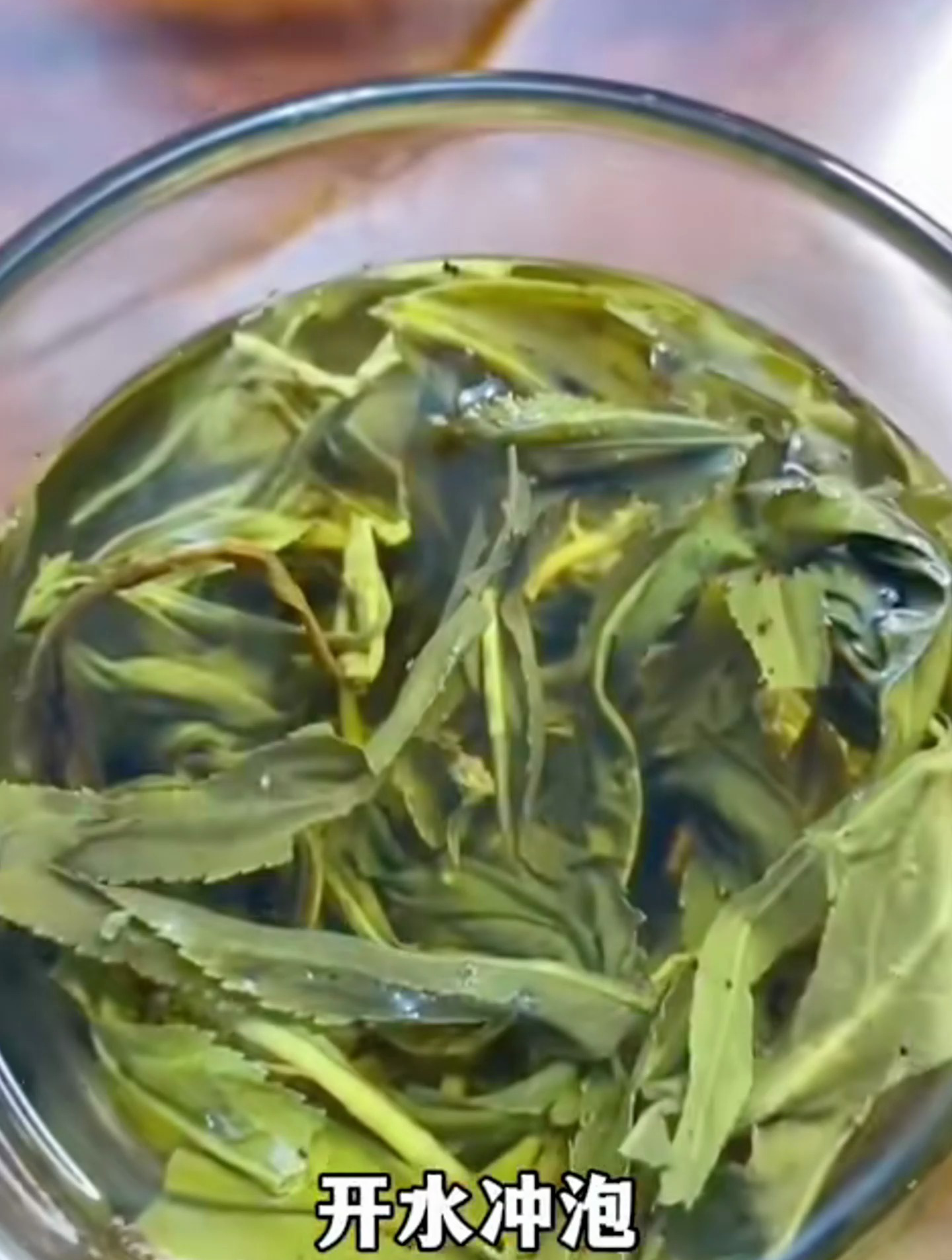 赶黄草又叫扯根菜、山黄鳝、水杨柳等,经常熬夜可以泡一杯