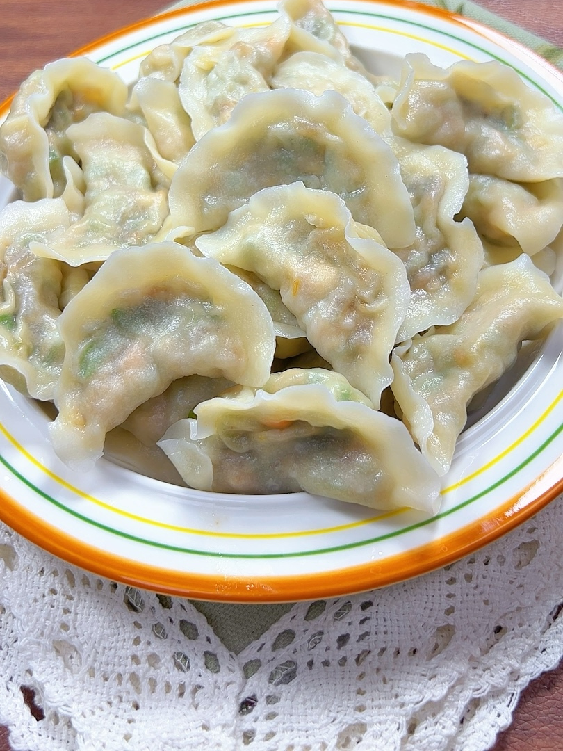 当下正是吃豆角的季节,怎能少得了豆角鸡蛋素馅饺子,鲜香味美