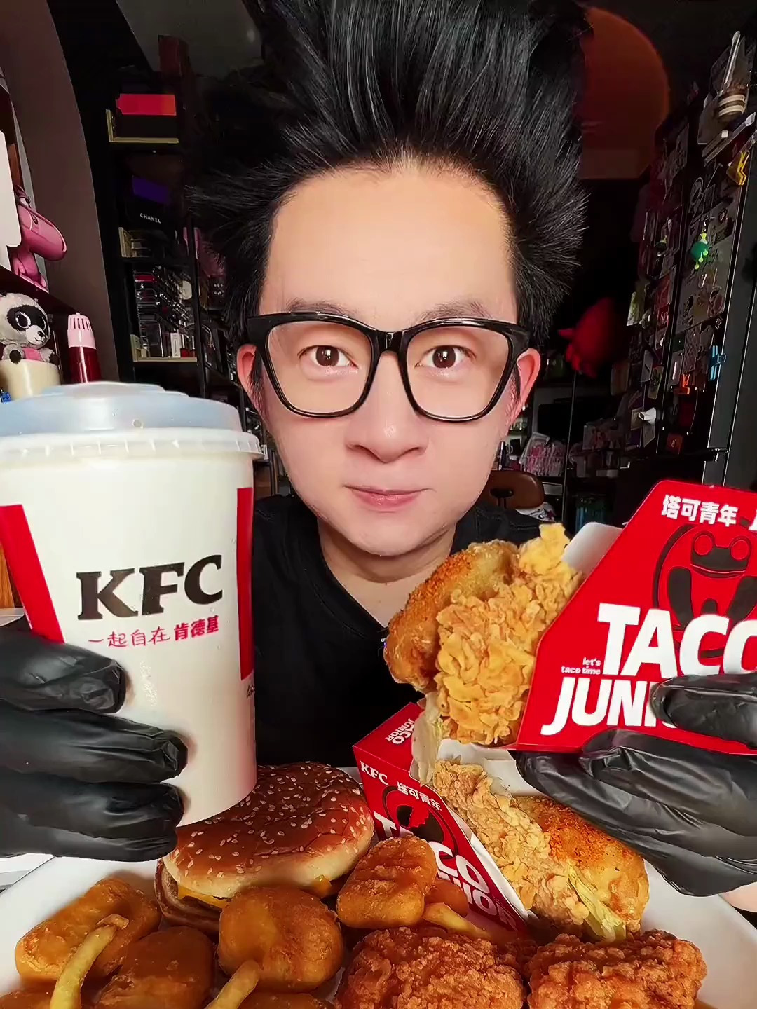 肯德基牛蛙塔可汁汁双层嫩牛堡炸鸡薯条