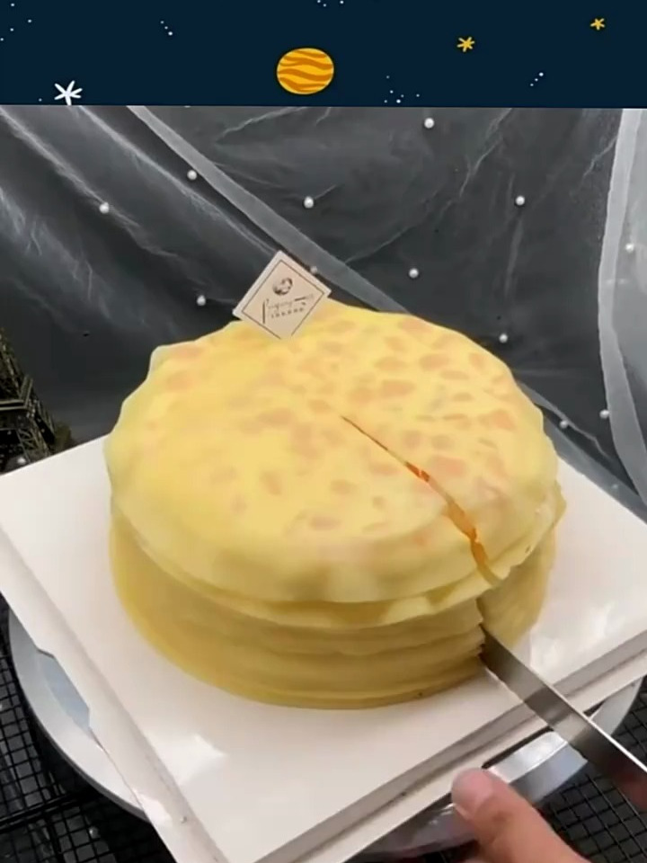 这才是真正的千层糕,切开后看得我真想吃,太诱人了!