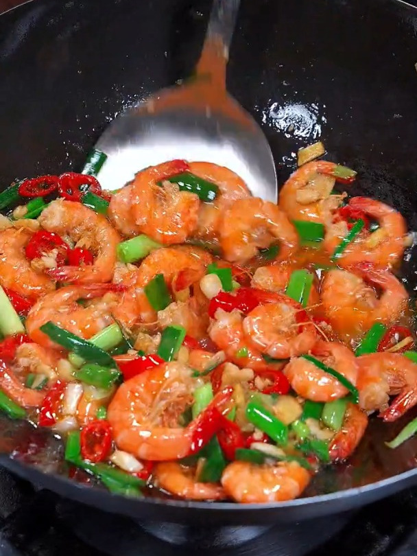 香辣下饭的爆炒大虾