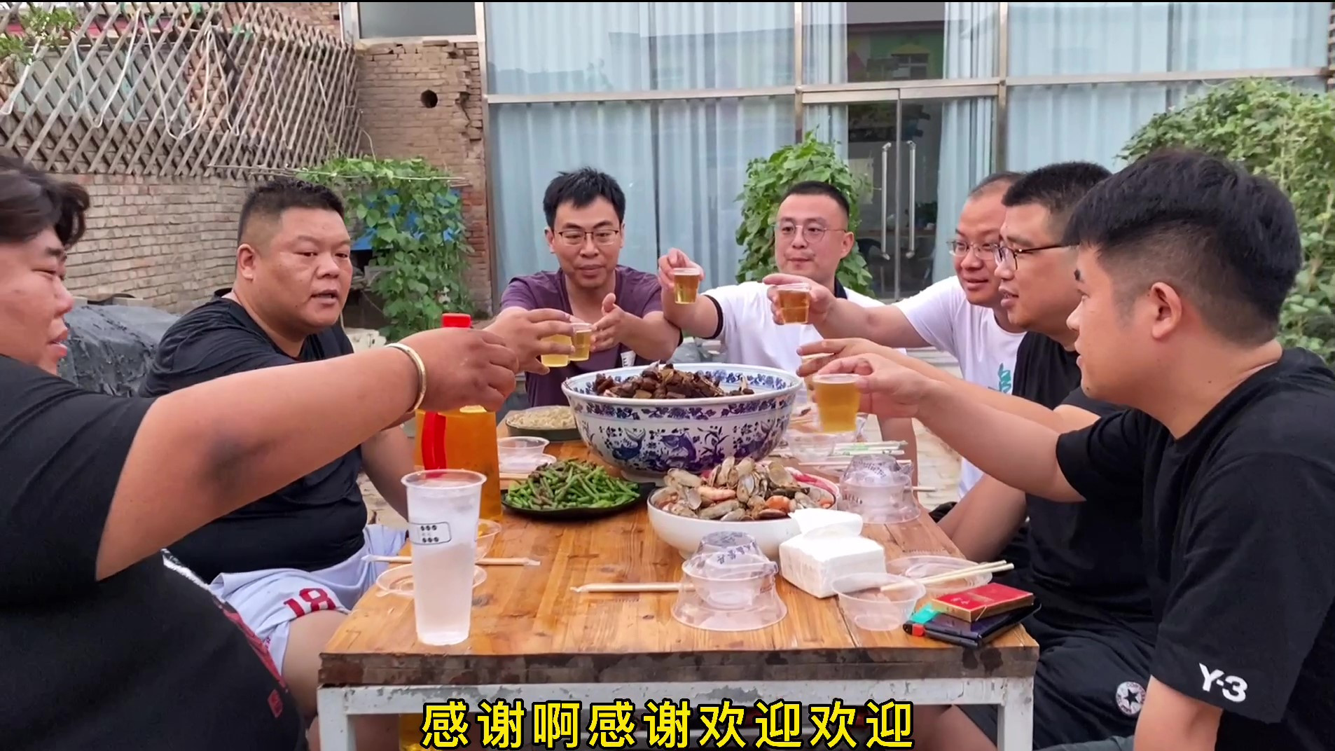 热情粉丝拿来两只大鹅,每只都有10斤,铁锅一炖给个神仙都不换啊