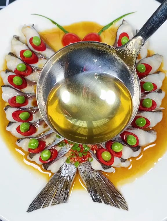 风筝鱼尾,底价食材这样做菜肴价值放大,好看又好吃