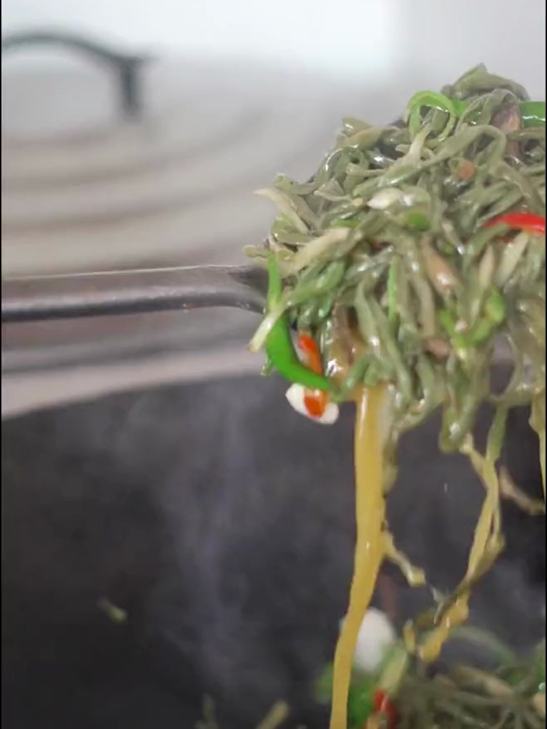今年新做的皮豇豆出来了,来个皮豇豆炒腊肉美美的干饭