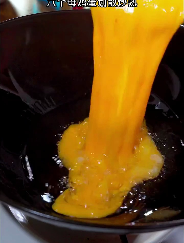 家常菜黄瓜火腿炒鸡蛋,香惨咯!