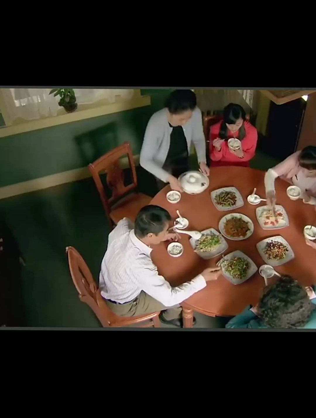 妈妈做菜不放盐结果饭桌上众人都说好