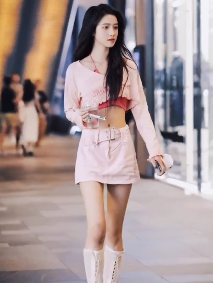 女生还是肚子上有点肉肉更可爱