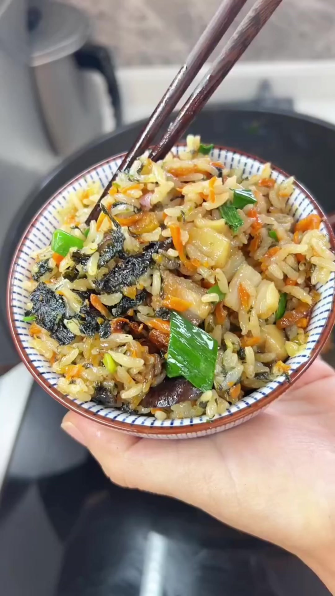超多料的紫菜拌饭!一次满足你多个愿望