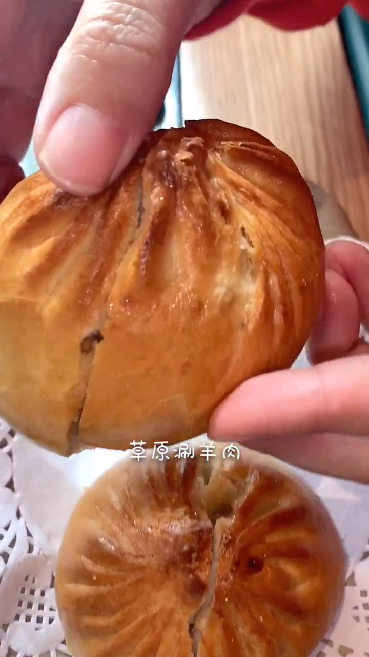 这家来自内蒙的涮羊肉火锅店,地道又好吃,还能感受一下异域情怀