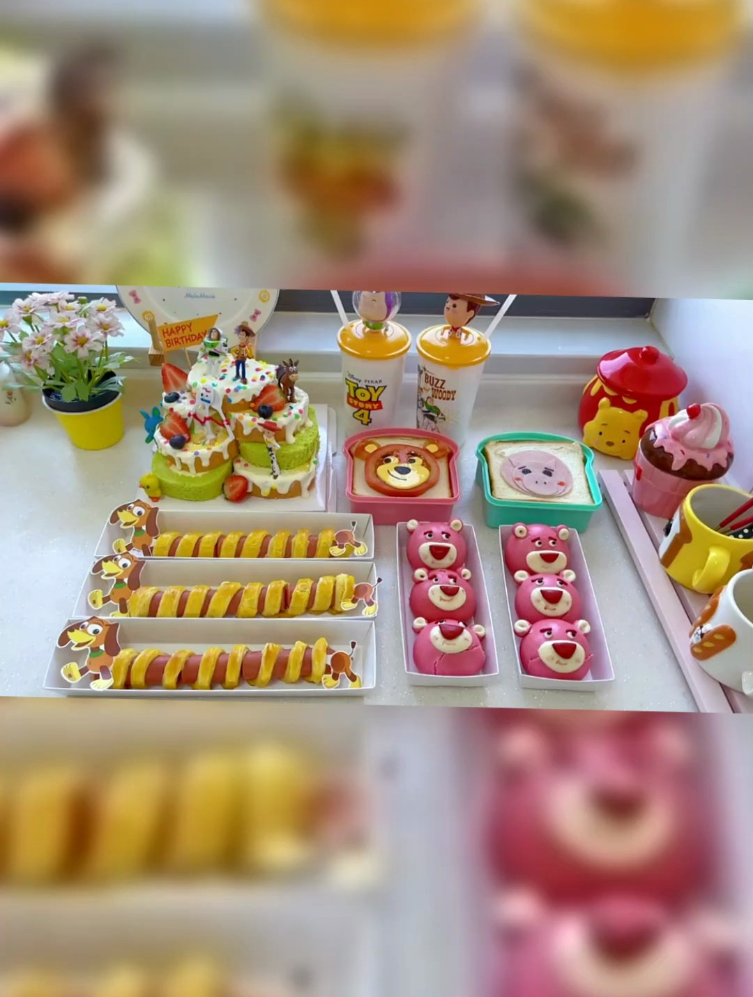 闺蜜生日为她做了套玩具总动员主题套餐 叠叠乐蛋糕 弹簧狗
