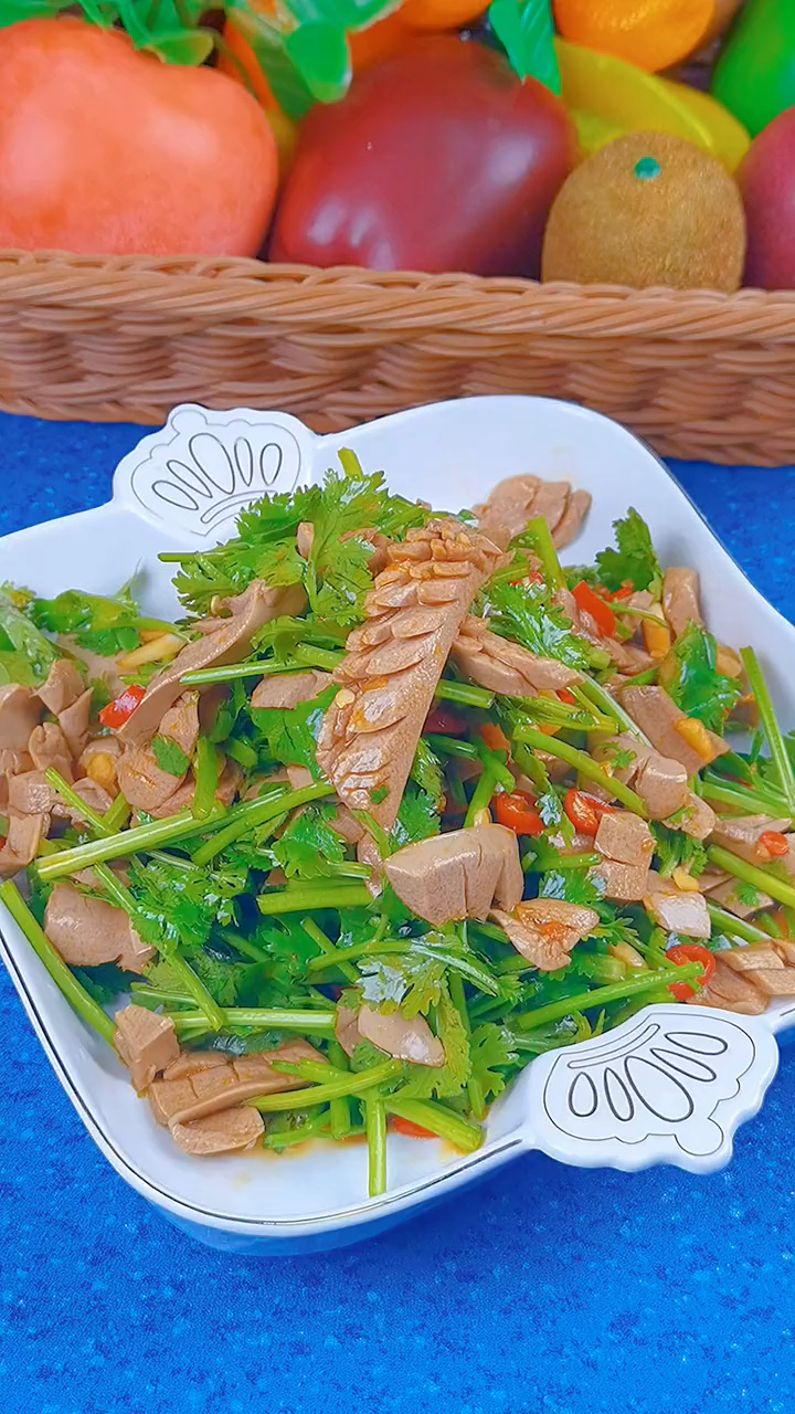 香菜拌腰花,低卡低脂餐