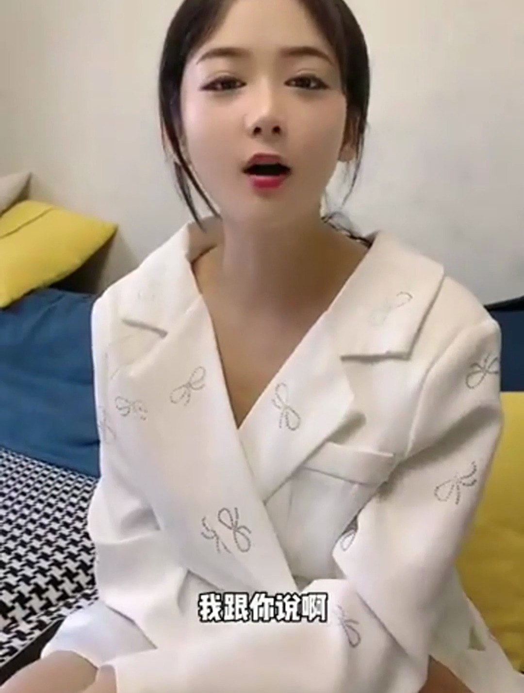 小姐姐真有才,居然会各地母鸡的方言,厉害了我的姐!