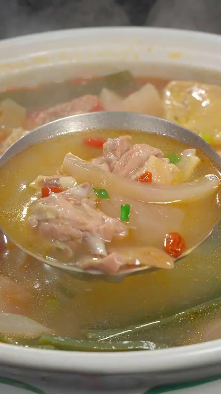 冬天到了,多喝老鸭汤,怎样做才汤鲜味美,鸭肉软烂不腥,你看看