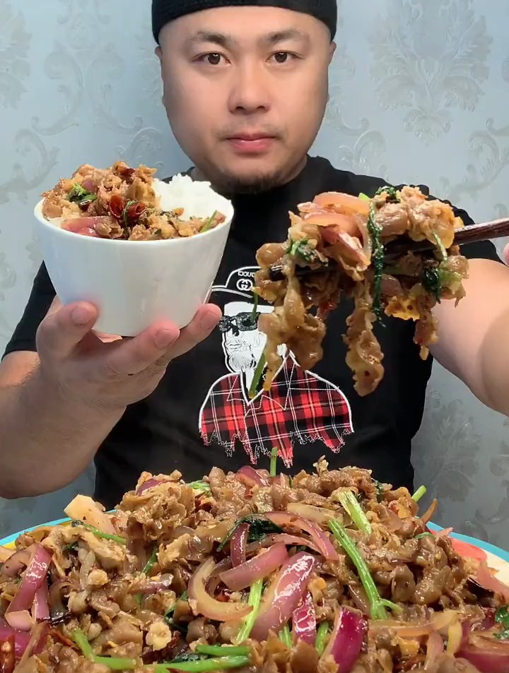 孜然羊肉卷这么做很下饭,真的很好吃!