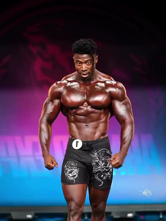 身材超级帅的肌肉男