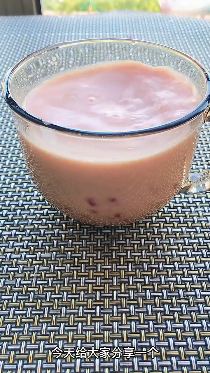 分享一个粉红少女心珍珠奶茶的做法