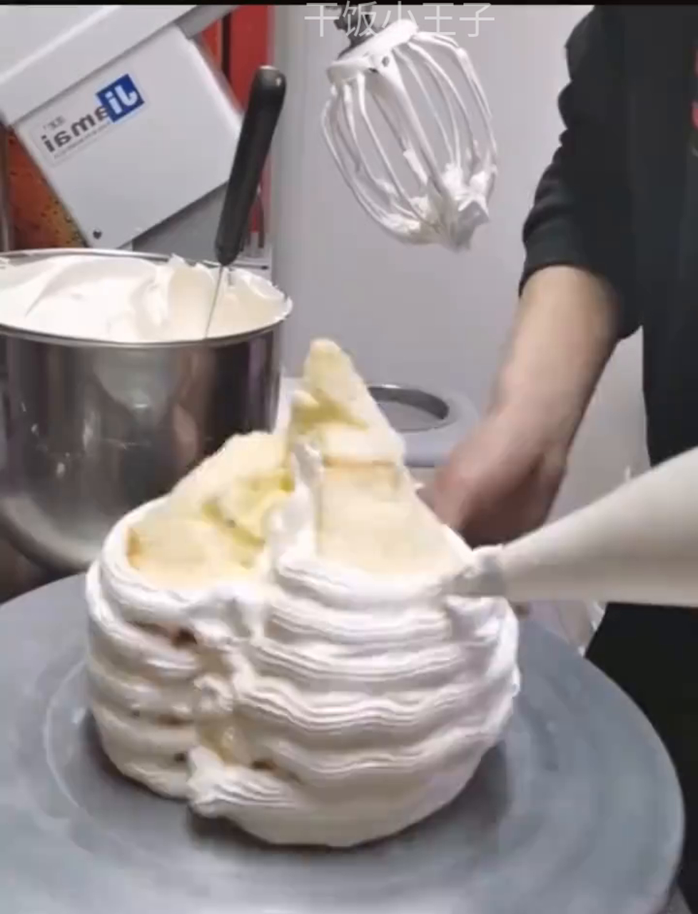 做寿桃蛋糕的步骤,跟着学起来!