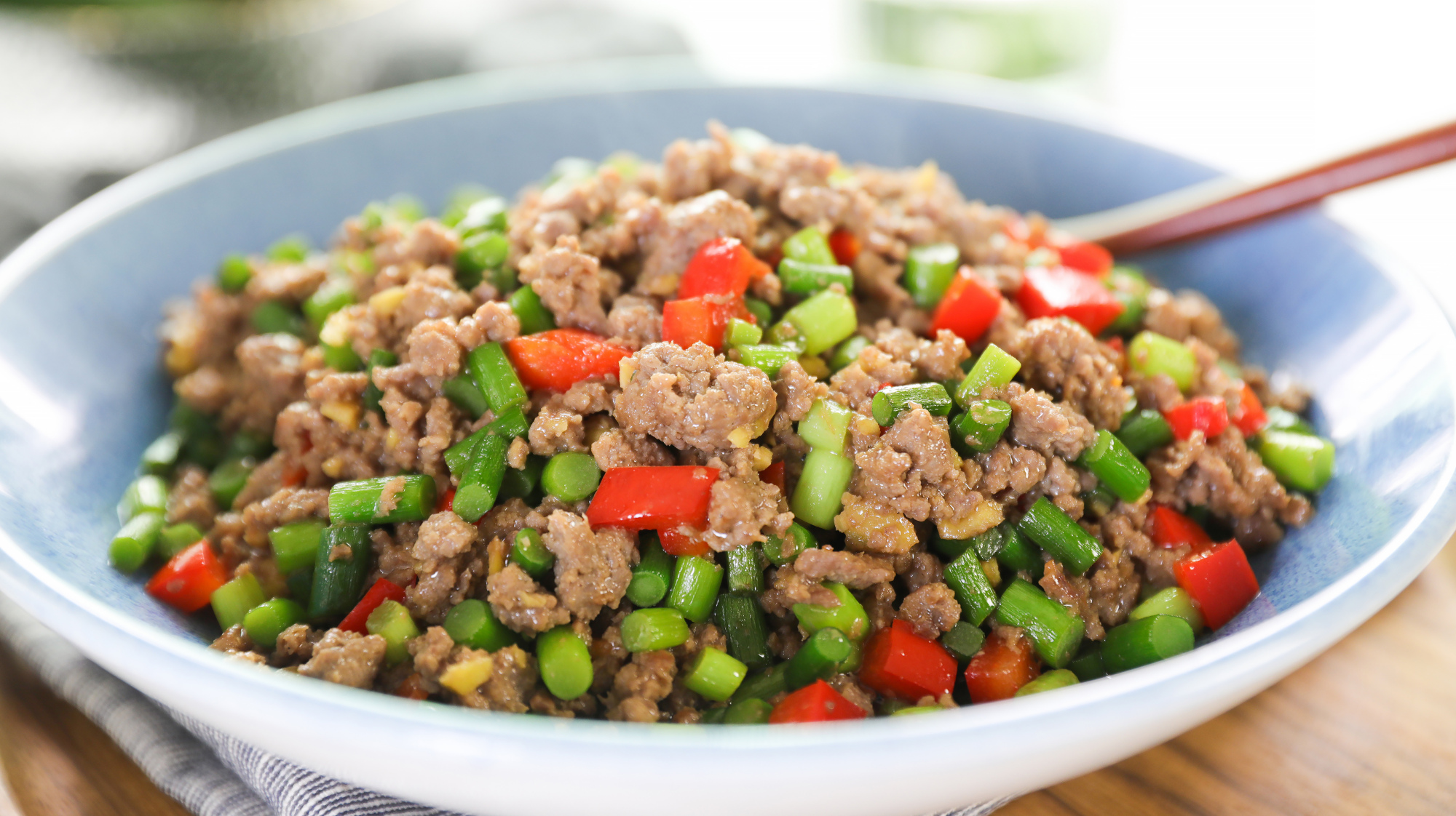 教你蒜苔炒牛肉末的家常做法,好吃下饭,简单快手,值得收藏