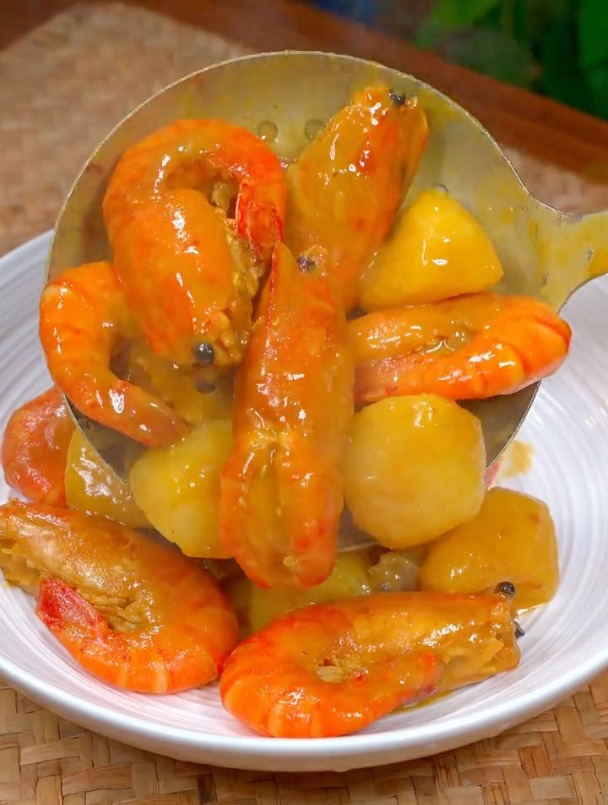 美味下饭的咖喱罗氏虾