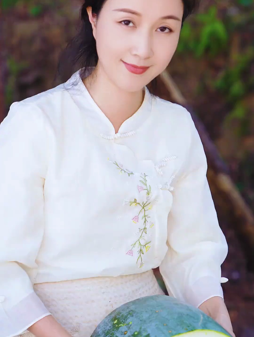 你吃过广东版的“冬瓜盅火锅”吗?汤汁甜美