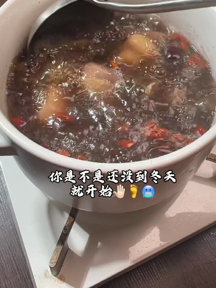 对女孩子很好的番鸭汤,这样炖不仅好喝肉也好吃