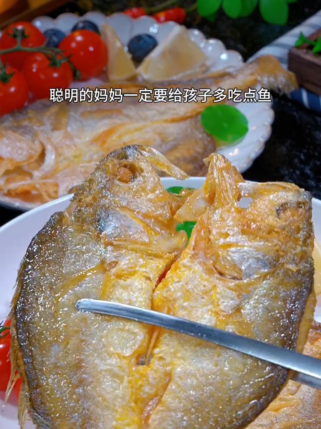 这样做的香煎黄鱼外酥里嫩,营养丰富