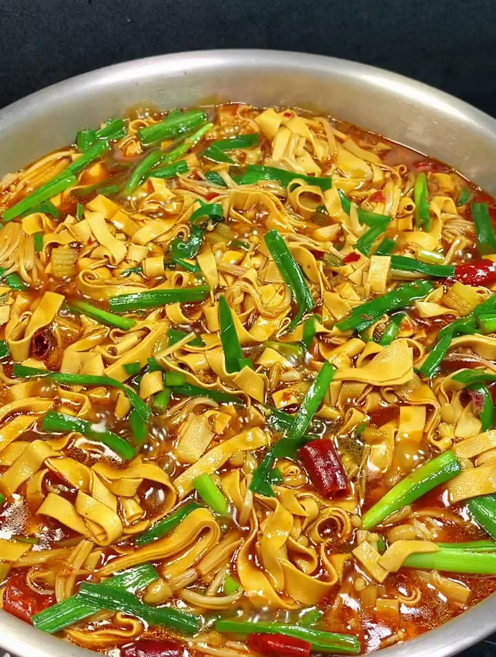 韭菜炒千张家常做法,分享几个小技巧,鲜香入味不出水,记得收藏