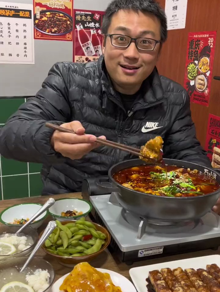 新街口花68就能吃到双人烧鸡公套餐,不比盖浇饭香吗
