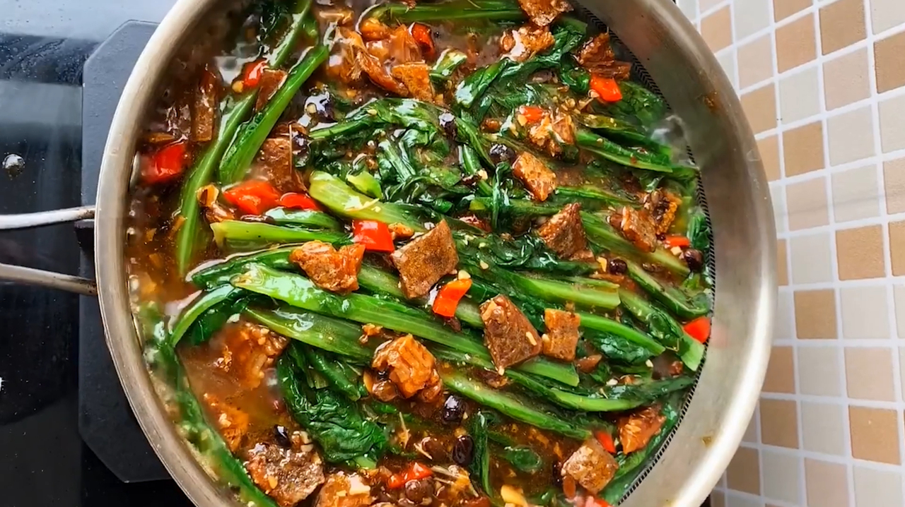 爱吃油麦菜的要收藏了,加上豆豉鲮鱼,做好比吃肉还香