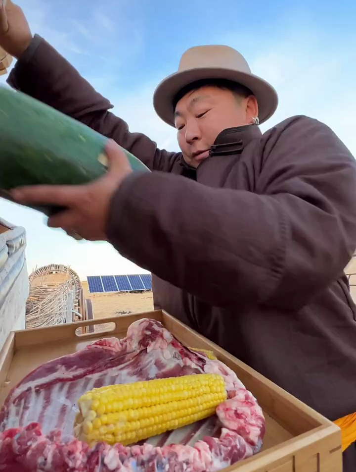 内蒙草原美食羊排,炖一锅羊排冬瓜汤,大冷天暖暖和和