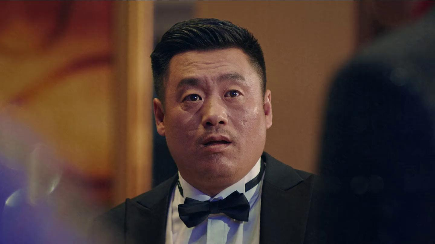 酒神:宋晓峰参加西式酒会,听到没菜,说早知道我带俩黄瓜来了