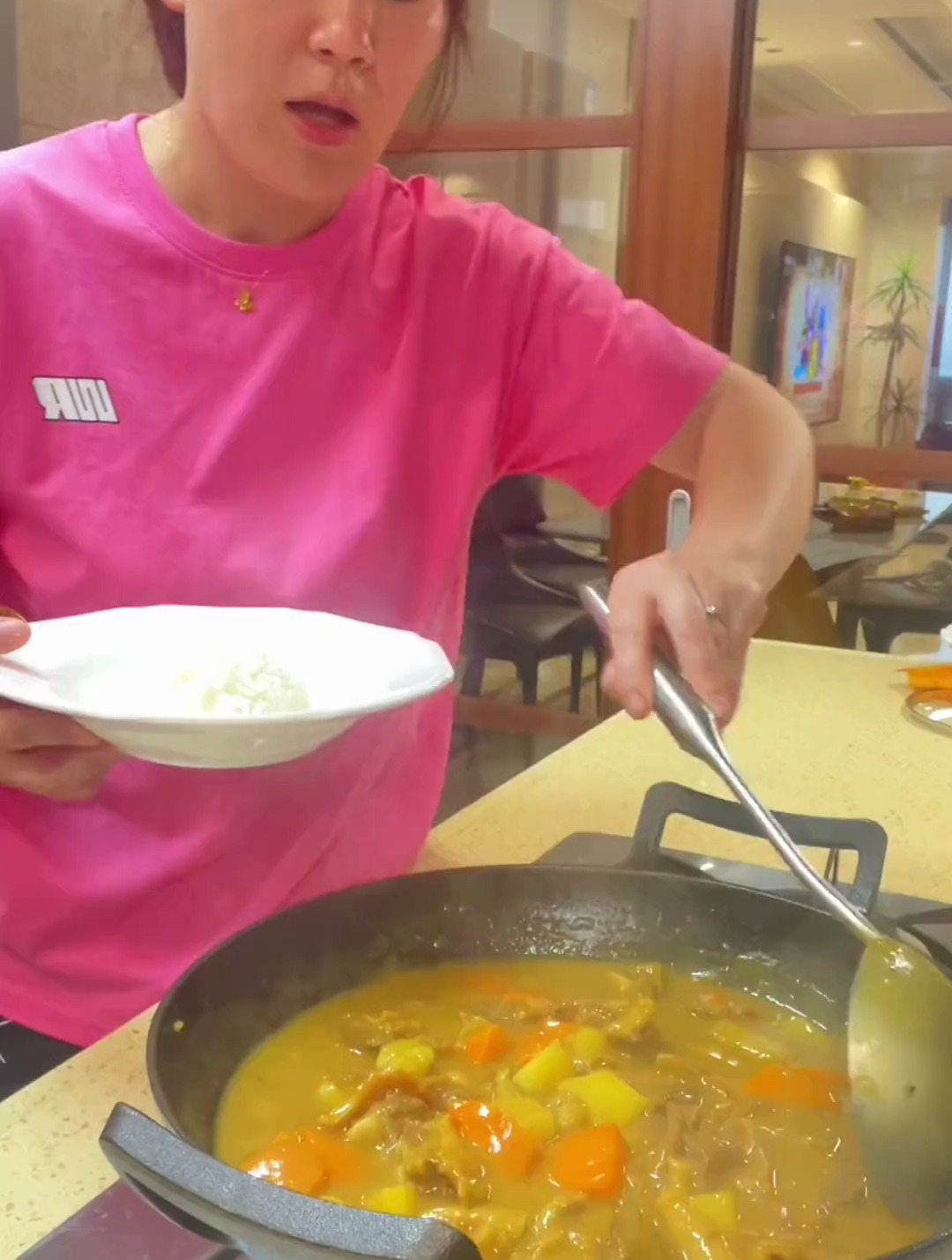 又又又又馋咖喱饭了,无论用什么去做咖喱饭,他们都能吃到想舔锅