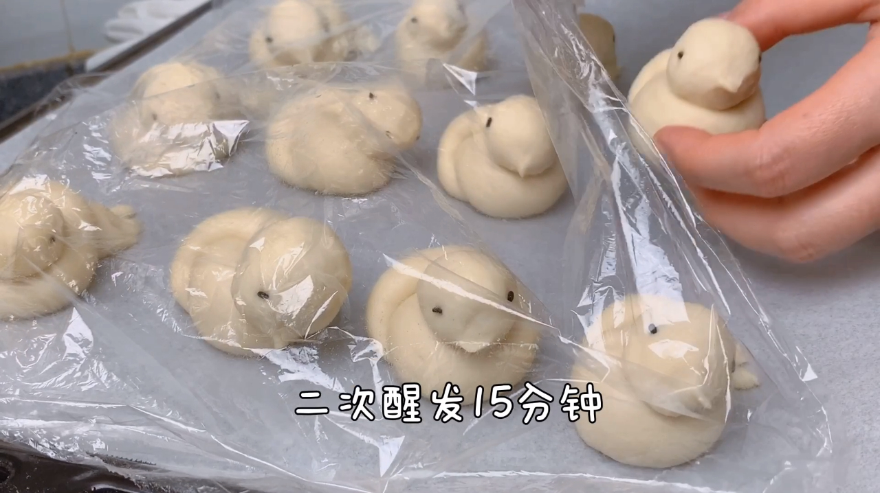 都不舍得吃,小朋友见了会抢的小鸟儿面包,给孩子做起来吧