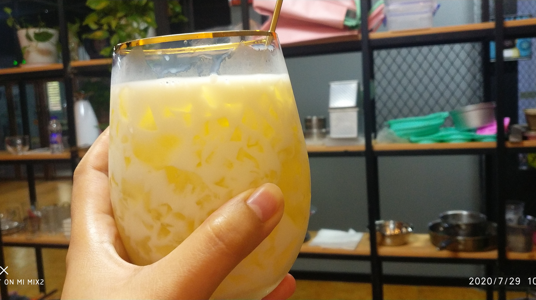 简单两步就能做的超好喝饮料,学会了快把手里的奶茶丢掉吧!