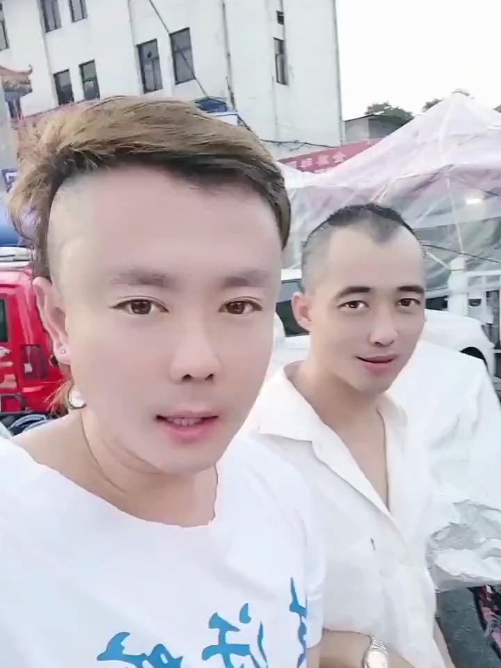 烧烤味道确实好吃,还有鸡爪还有哈喇味道独特很好吃