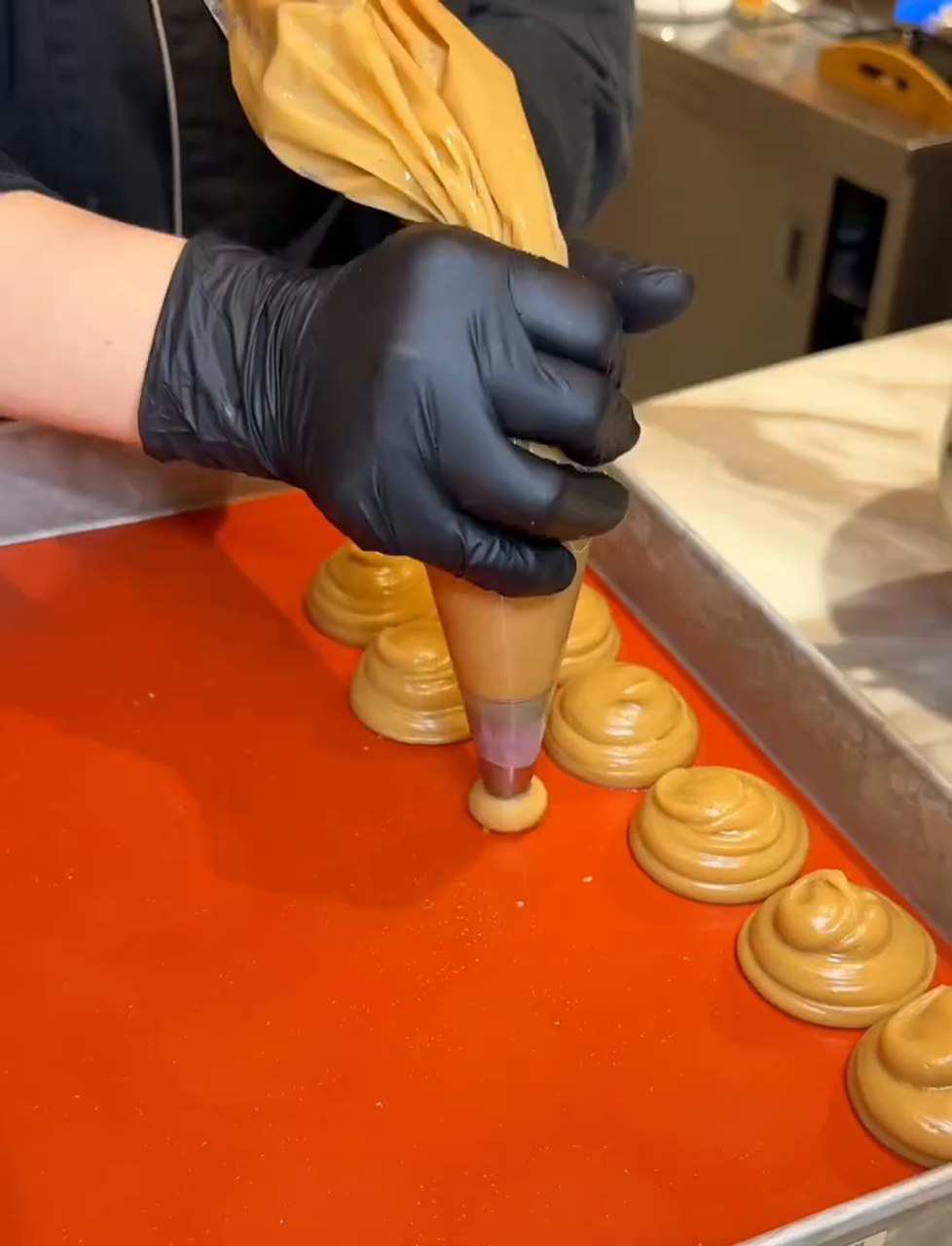 香浓巧克力味的泡芙,赶紧来学学怎么做!