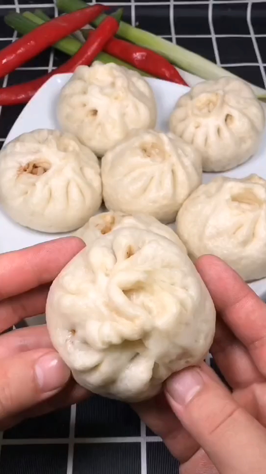 猪肉大葱小笼包,比天津狗不理包子都好吃,自己做想吃多少就多少