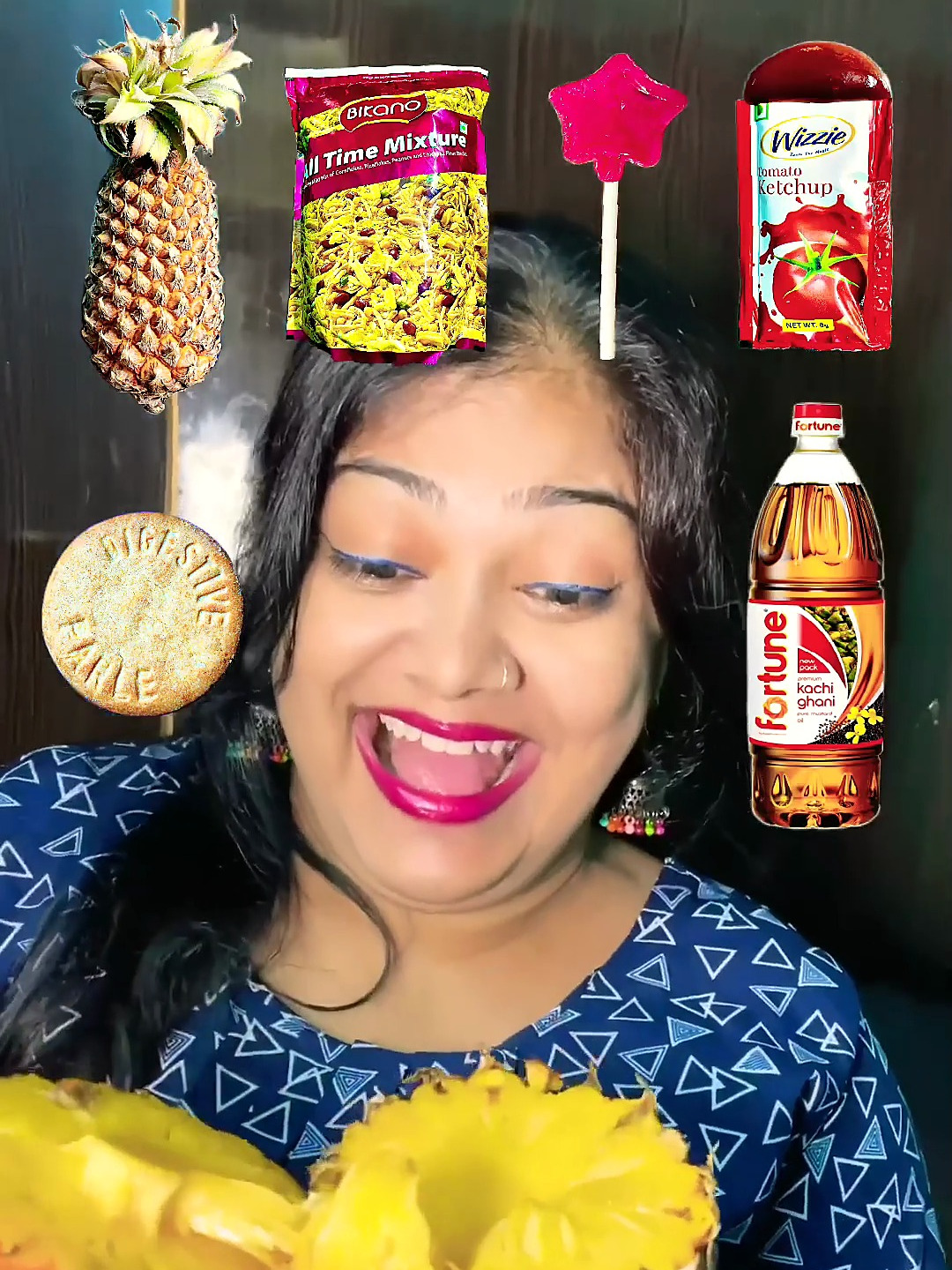 表情包美食ASMR:挑战喝炒菜的油和吃带皮的菠萝