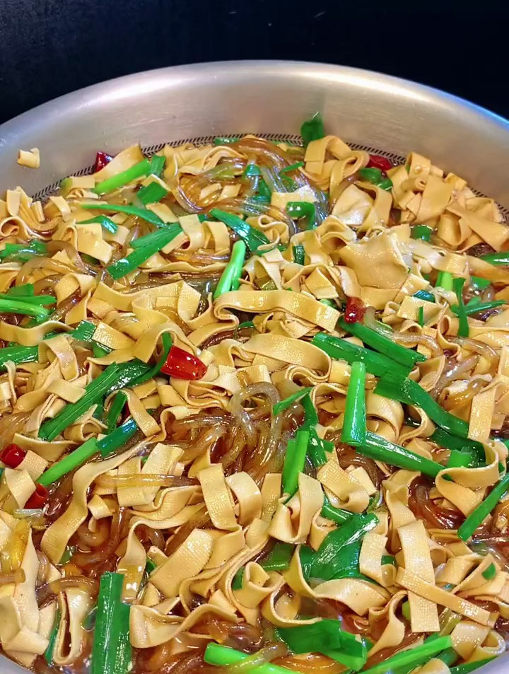 韭菜炒豆皮你们喜欢吗?