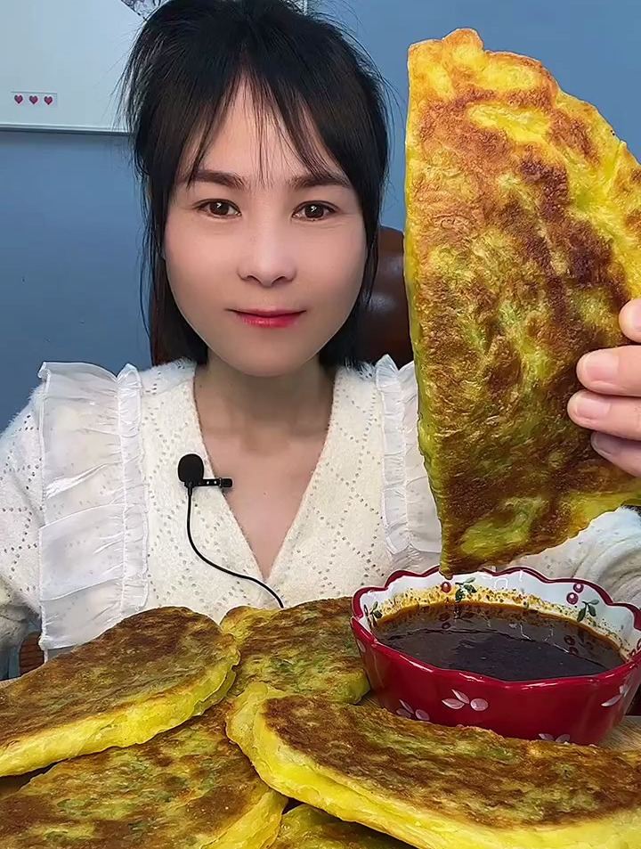 韭菜盒子来了,用大黄米手抓饼做的